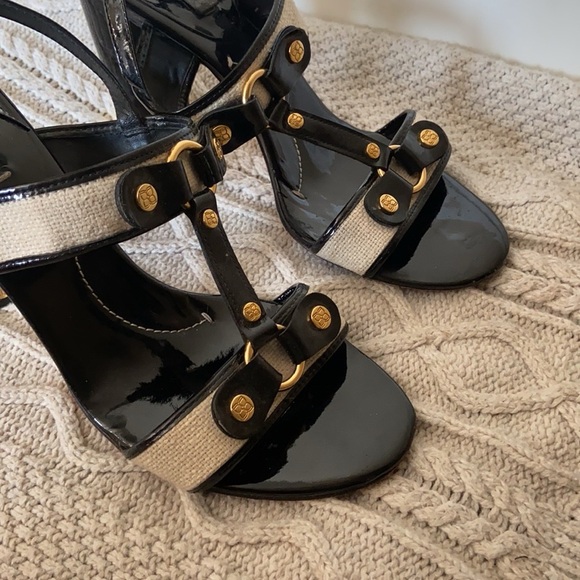 VTG BCBG MAXAZRIA Black and Cream Heel Sandals